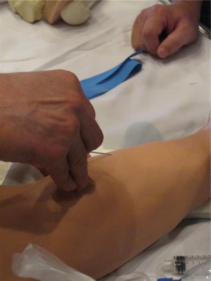 Đào tạo kỹ thuật sơ cấp cứu trong chấn thương dành cho bác sĩ